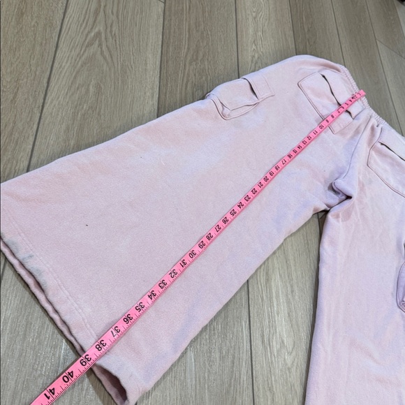 PINK CAMPUS FLEECE WIDE-LEG CARGO SWEATPANTS Sz M Distressed Trendy Comfy Lounge - Picture 11 of 11